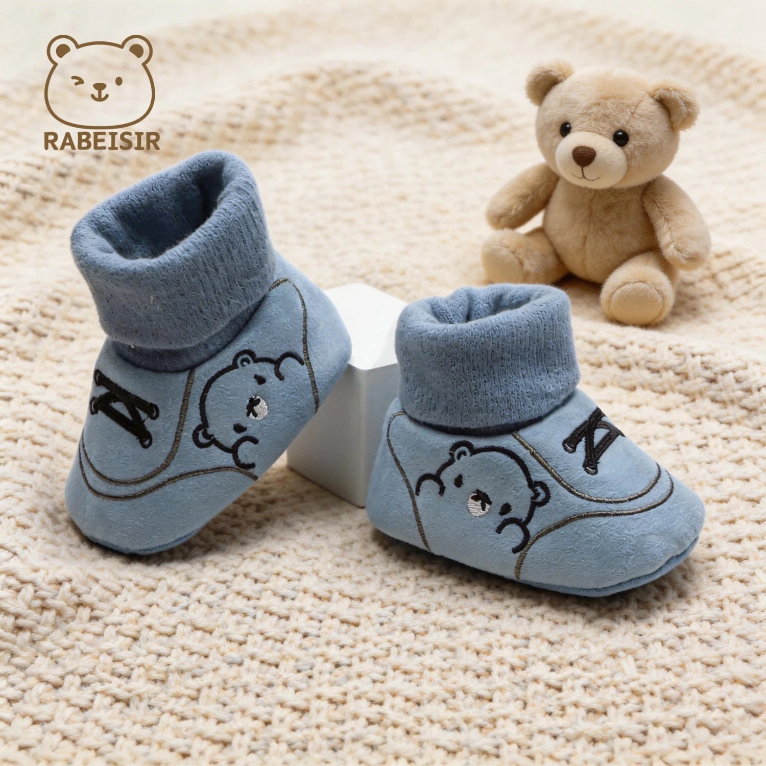 Baby Shoes and Foot Covers for Newborns to Protect Their Feet While Sleeping, Suitable for 0-18 Months, Spring and Autumn Models, Warm
