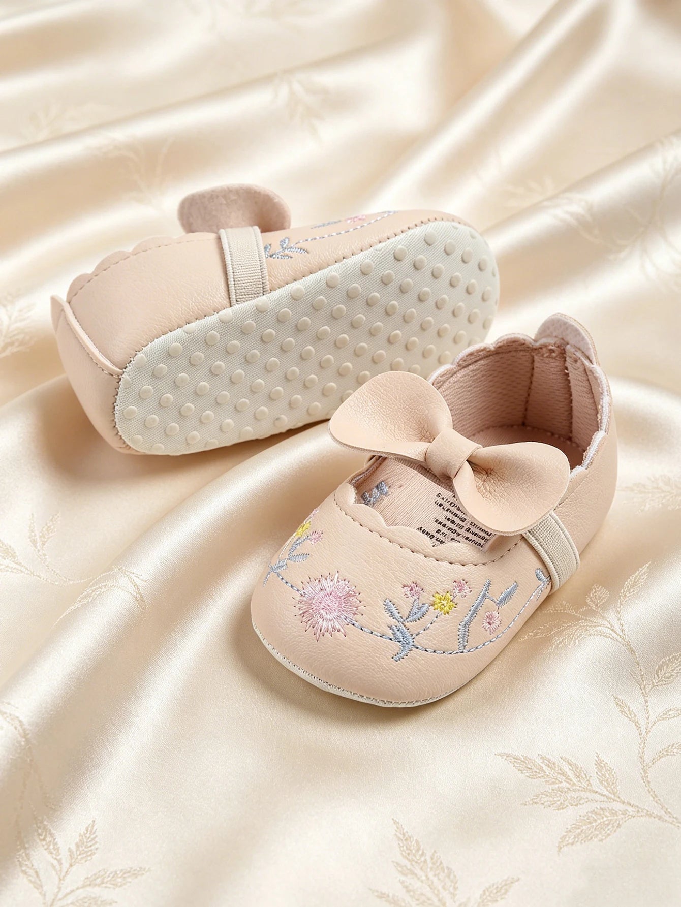 Baby walking shoes women's spring and autumn styles apricot butterfly bow embroidered soft sole breathable soft sole shoes