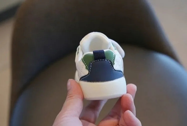 Soft Sole Toddler Shoes for Babies Anti Slip First Walkers with Secure Fit Cute Cartoon Design Sneakers for Spring Autumn