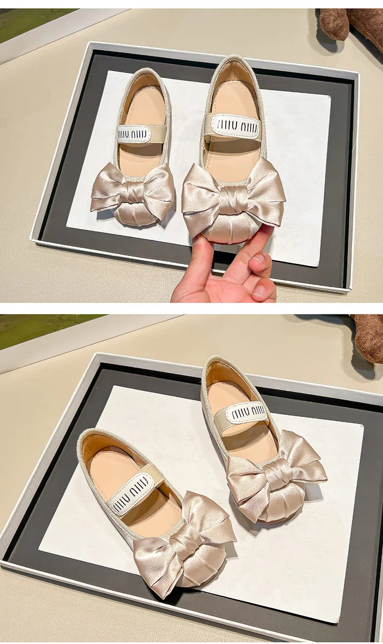 Baby Girls Beautiful Hollow Flat Sandals 2026 Casual Soft Cartoon Bow Students Cute Comfortable Elegant Kids Daily Summer