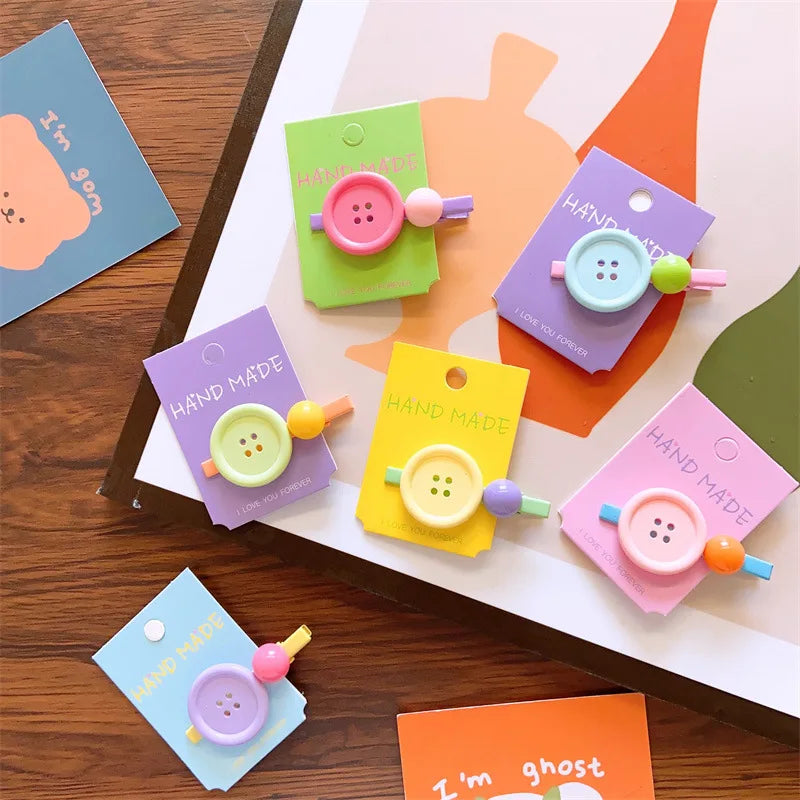 2023 Neues Baby Mädchen Süße Knopf-Haarnadel Pony-Spange Süßigkeitenfarbene Haarspangen Kinder-Haarspange Haarschmuck für Kinder