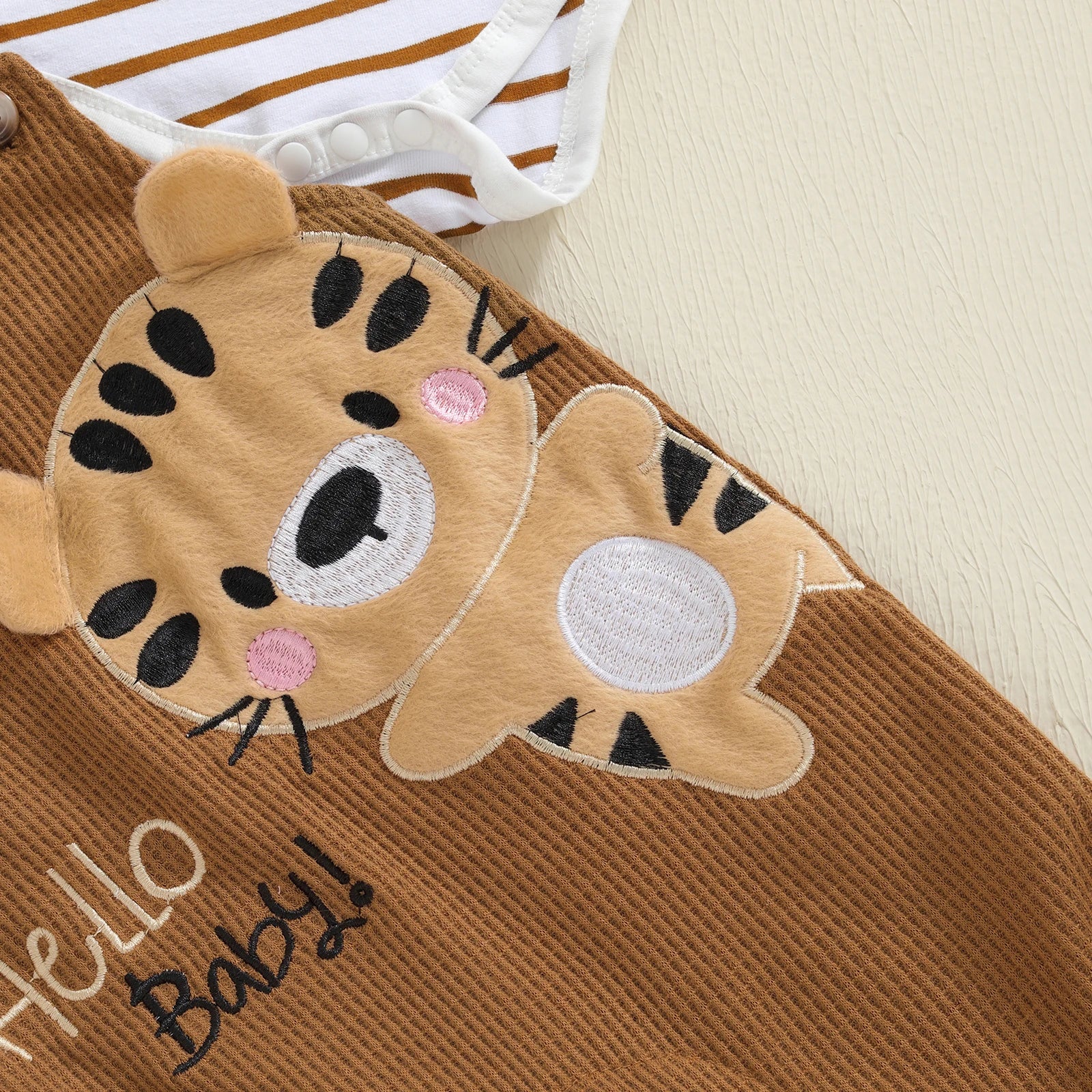 Tregren 0–18 Monate Baby Jungen Bekleidungssets Modischer Langarm gestreifter Strampler mit Tiger bestickter Latzhose und Hut
