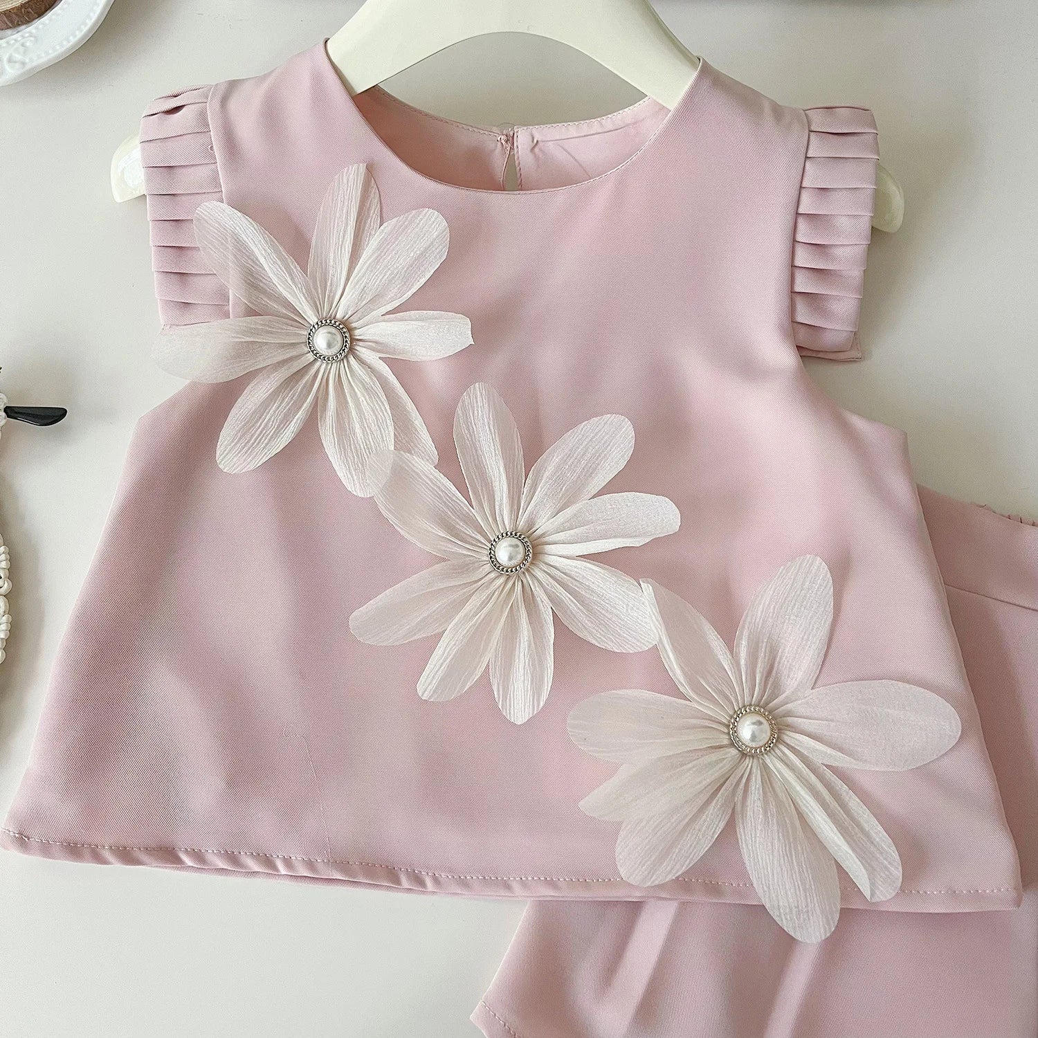 Kinderanzug für Mädchen Sommer Niedlich Drei Blumen Kurzarm-T-Shirt + Shorts 2-teilige Sets Freizeit-Outfit Baby Kinder Kleidung