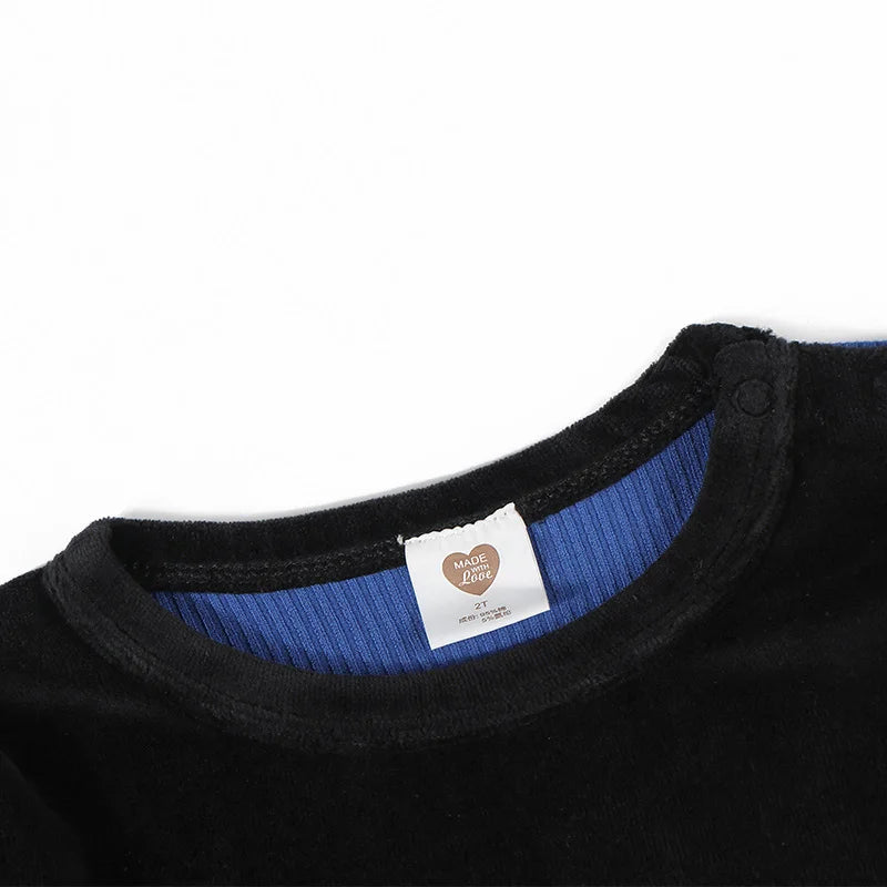 Jungen Schlafanzug Set blaues schwarzes Oberteil und Hose Kinderkleidung für Jungen und Mädchen Rundhals Winter Velours Vorderseite Rippen Rückseite