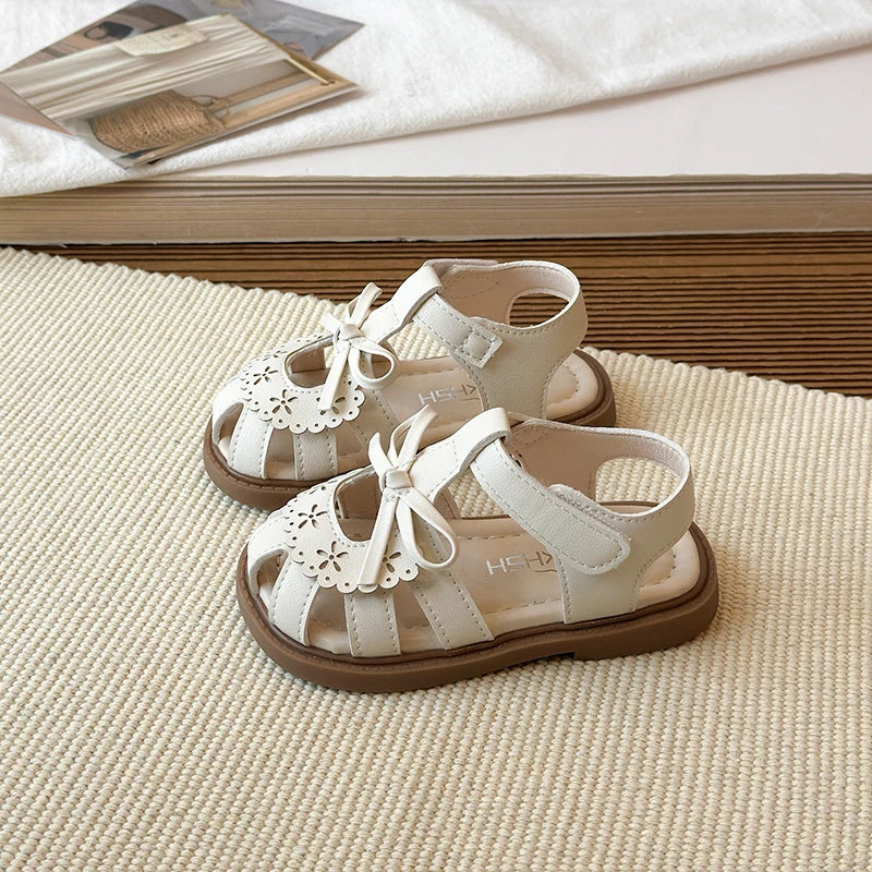 2026 Baby girl sandals, summer soft-soled princess shoes for girls, breathable perforated toe shoes, and baby walking shoes