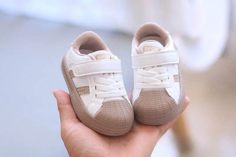 2026 autumn and winter new baby casual sports shoes for boys and girls outdoor breathable non slip comfortable walking shoes