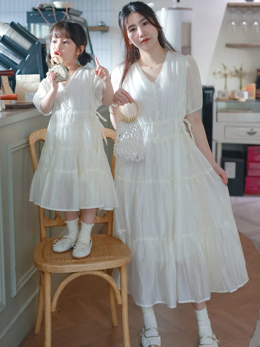 Mother and Daughter Elegant Dresses for Women Mom and Baby Girls Equal Dress White Green Color Mommy and Me Matching Clothing