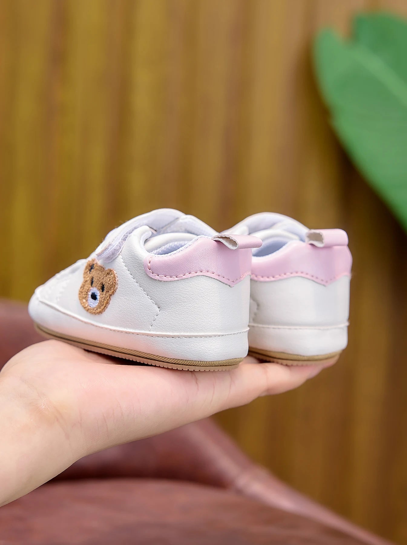 Spring and Autumn Baby Sneakers, Cartoon Bear Embroidery Baby Shoes, Soft-Soled Non-Slip Newborn Walking Shoes, 0-12 Months Unisex Toddler Shoes
