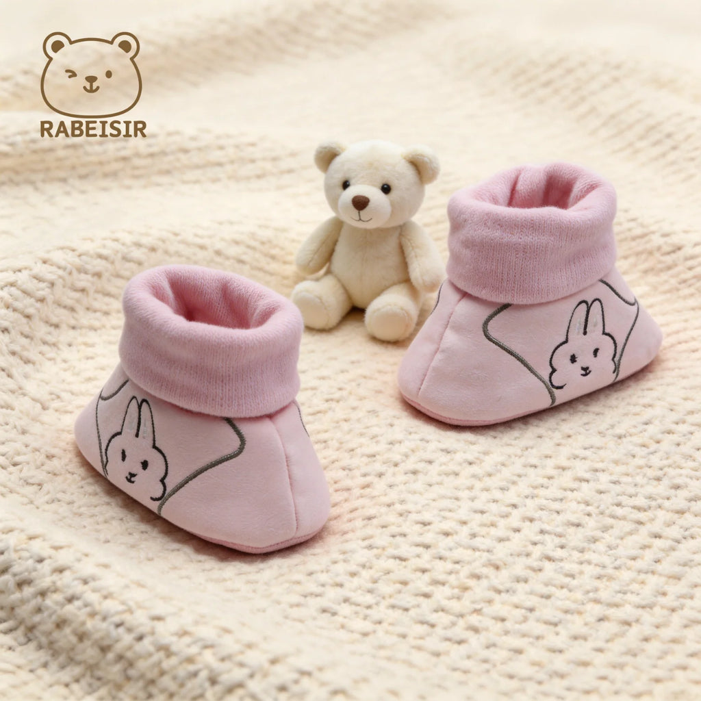 Baby Shoes and Foot Covers for Newborns to Protect Their Feet While Sleeping, Suitable for 0-18 Months, Spring and Autumn Models, Warm