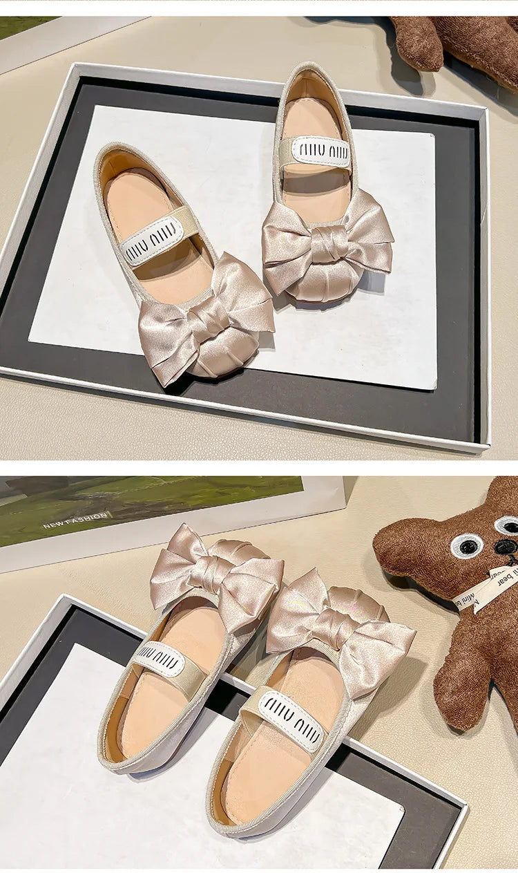 Baby Girls Beautiful Hollow Flat Sandals 2026 Casual Soft Cartoon Bow Students Cute Comfortable Elegant Kids Daily Summer