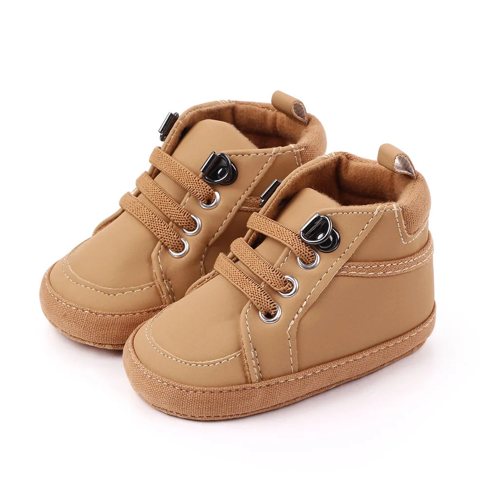 Brand Neugeborenes Baby Junge Schuhe Weiche Sohle Krabbelschuhe Warme Stiefel Anti-Rutsch Sneaker Einfarbig PU Lauflernschuhe für 1 Jahr alt 0-18 Monate