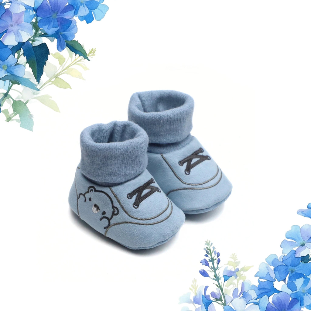 Baby Shoes and Foot Covers for Newborns to Protect Their Feet While Sleeping, Suitable for 0-18 Months, Spring and Autumn Models, Warm