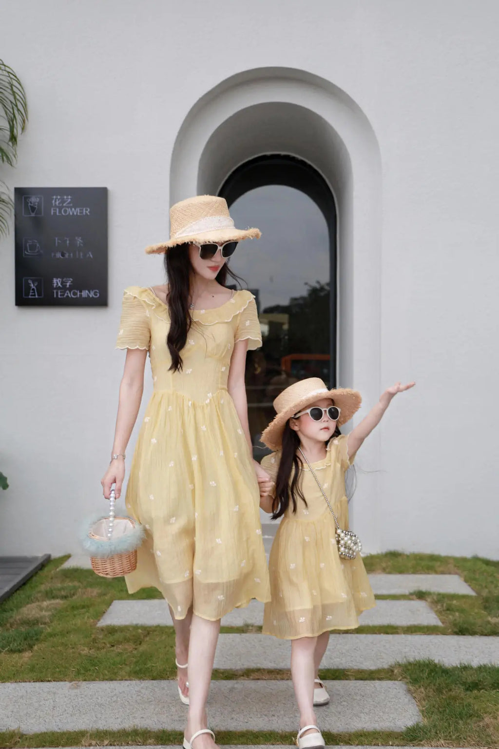 Mother and Daughter Matching Summer Dress Mom and Baby Girls Same Clothes Mommy and Me Short Sleeve Elegant Dresses for Women
