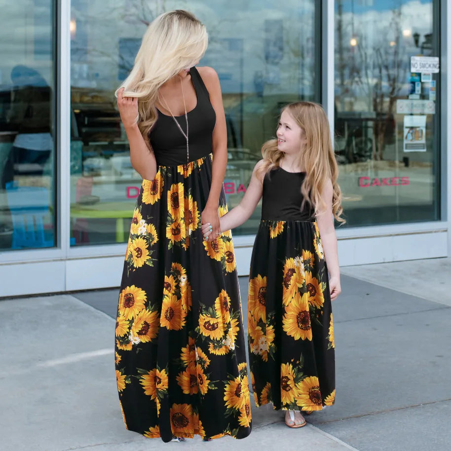 2026 Mom And Daughters Matching Clothes Floral Girls Dress Mom Women Frech Style Dress Causal Kid Girls Costume