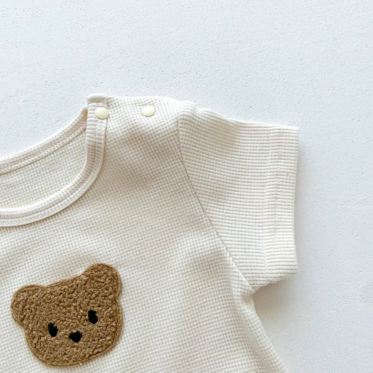 Novedad de verano para niños bebés, niñas y niños, manga corta, gofre, parche de oso, mameluco de algodón para recién nacidos, regalo, gorro con orejas