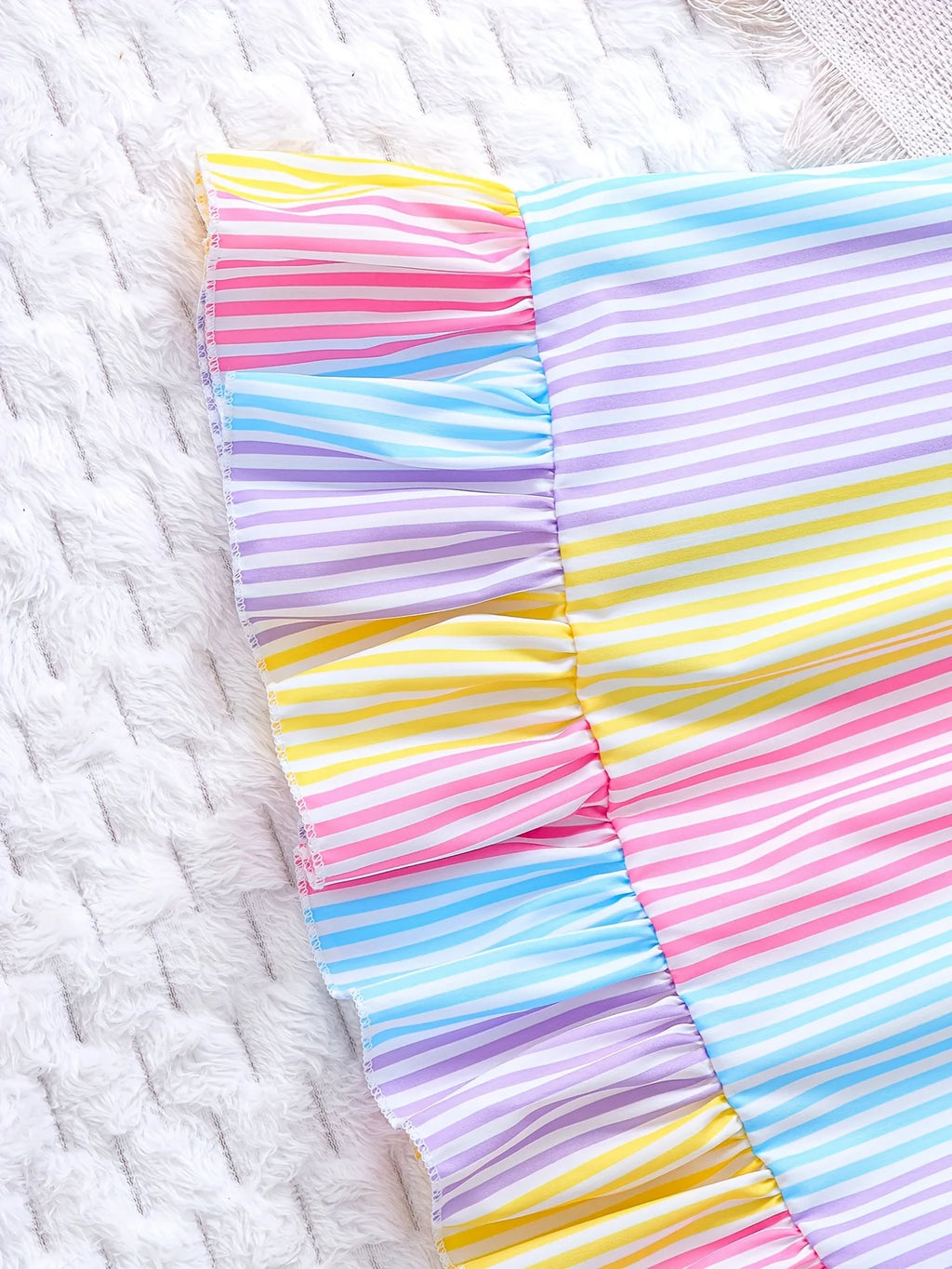 Vestido de verano a rayas de colores con dobladillo de volantes para niñas, vestido de tirantes para vacaciones de verano en la playa para niños