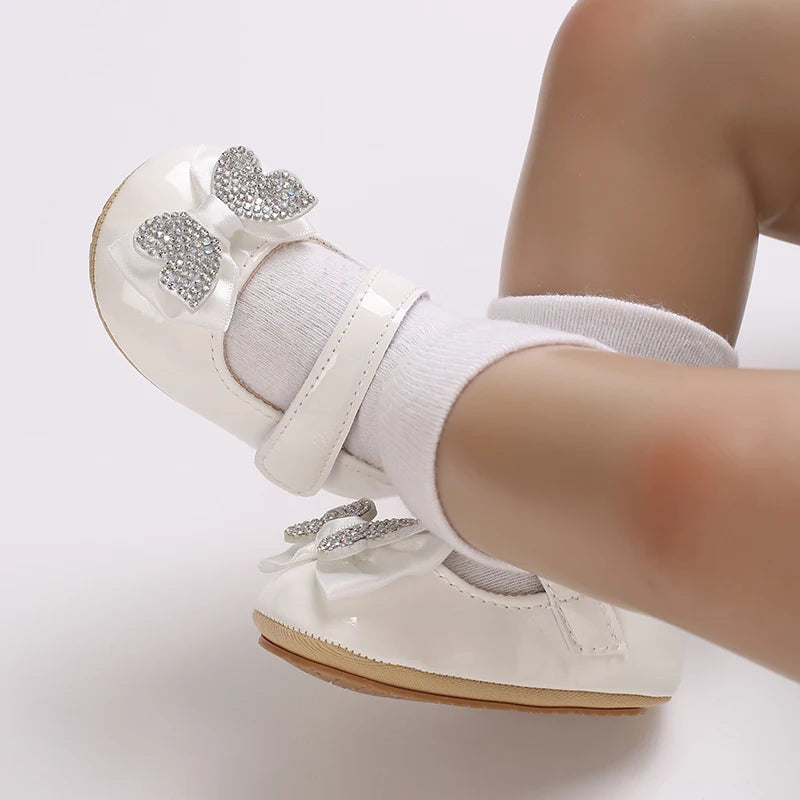 Spring and Autumn Fashion Baby Shoes 0-1 Year Old Girl Cute Bow Princess Shoes Soft Rubber Bottom Lightweight Walking Shoes
