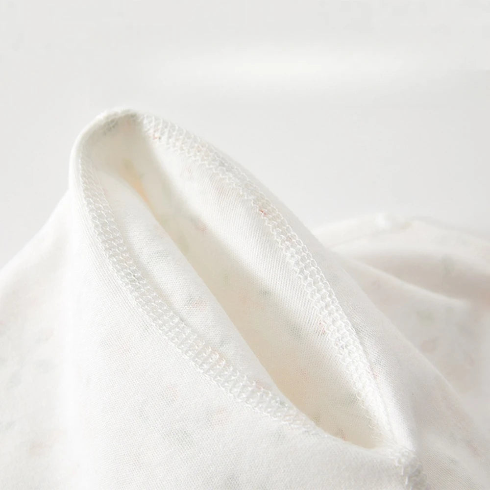 Bezaubernder Baby-Strampler für Frühling und Herbst, weicher Strampler aus reiner Baumwolle, Prinzessinnen- & Prinzen-Stil, perfekter Krabbelanzug für Babys.