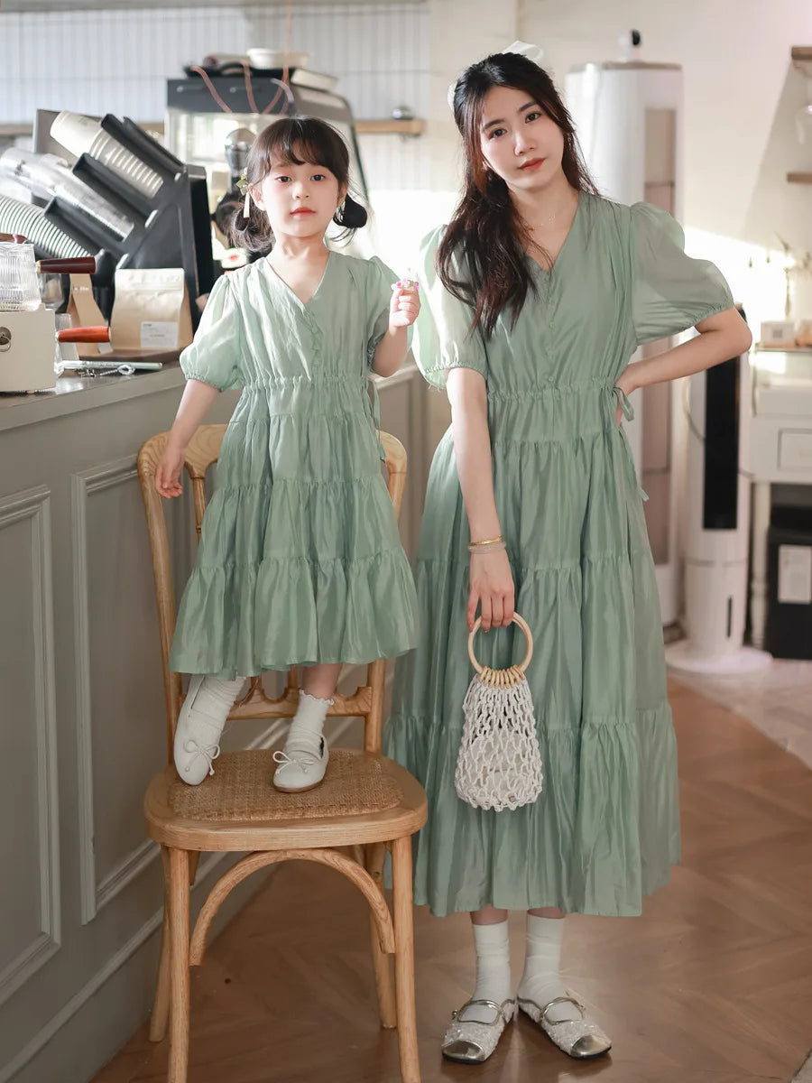 Mother and Daughter Elegant Dresses for Women Mom and Baby Girls Equal Dress White Green Color Mommy and Me Matching Clothing