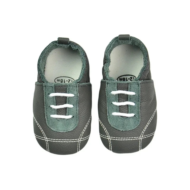 Zapatitos de bebé de piel de vaca suave, patucos para recién nacidos, para bebés, niños y niñas, mocasines pantuflas para primeros pasos.