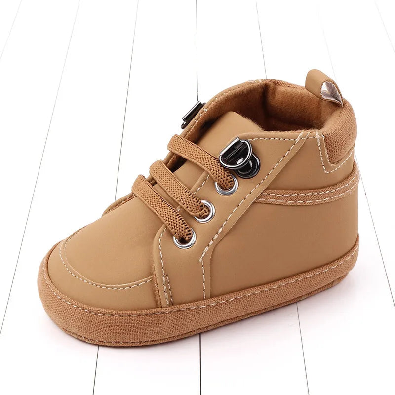 Brand Neugeborenes Baby Junge Schuhe Weiche Sohle Krabbelschuhe Warme Stiefel Anti-Rutsch Sneaker Einfarbig PU Lauflernschuhe für 1 Jahr alt 0-18 Monate