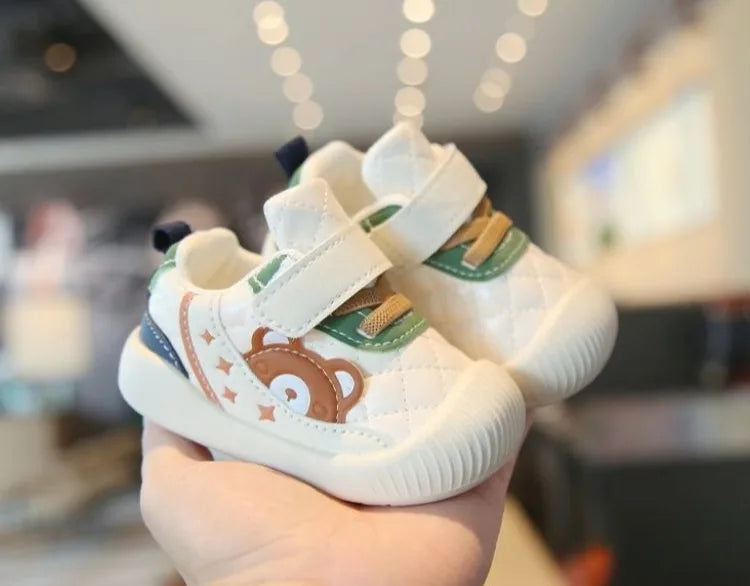 Soft Sole Toddler Shoes for Babies Anti Slip First Walkers with Secure Fit Cute Cartoon Design Sneakers for Spring Autumn