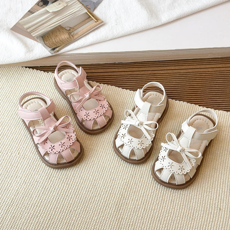 2026 Baby girl sandals, summer soft-soled princess shoes for girls, breathable perforated toe shoes, and baby walking shoes