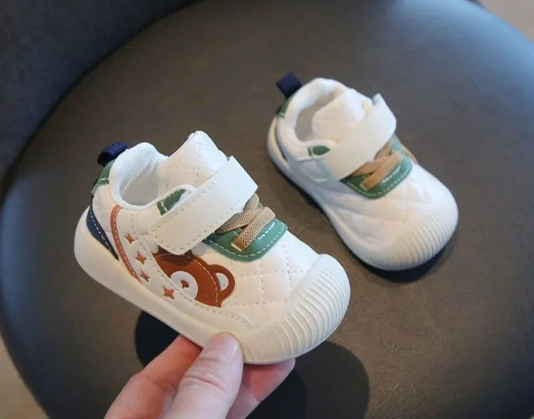 Soft Sole Toddler Shoes for Babies Anti Slip First Walkers with Secure Fit Cute Cartoon Design Sneakers for Spring Autumn