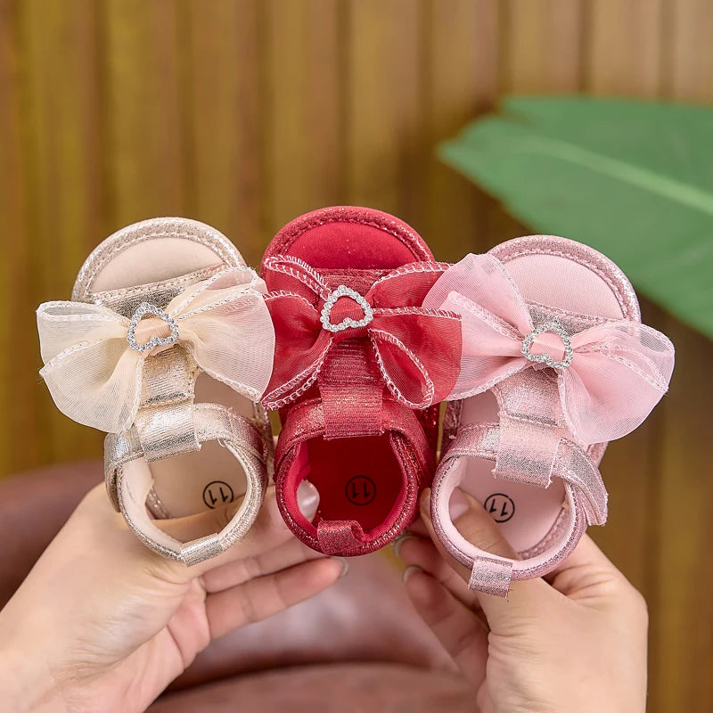 Spring and Summer Sandals for 0-1 Year Old Female Babies, Suitable for Daily Casual Wear, Solid Color with Bow and Heart Decoration, Cute Flat Shoes for Baby Girls, Adorable Toddler Shoes