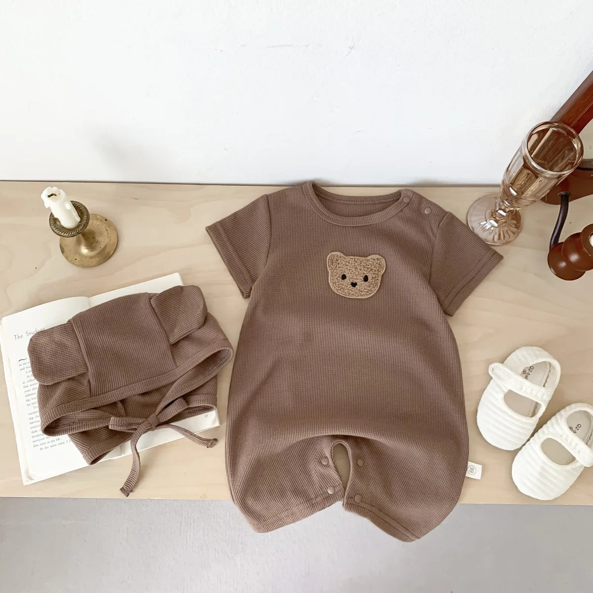 Novedad de verano para niños bebés, niñas y niños, manga corta, gofre, parche de oso, mameluco de algodón para recién nacidos, regalo, gorro con orejas