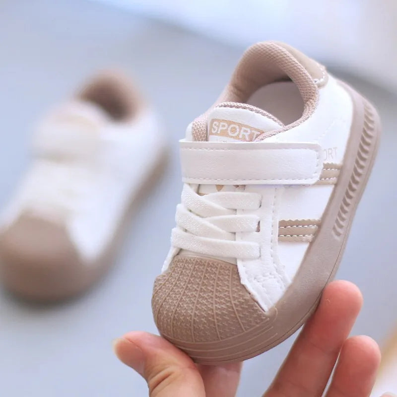 2026 autumn and winter new baby casual sports shoes for boys and girls outdoor breathable non slip comfortable walking shoes