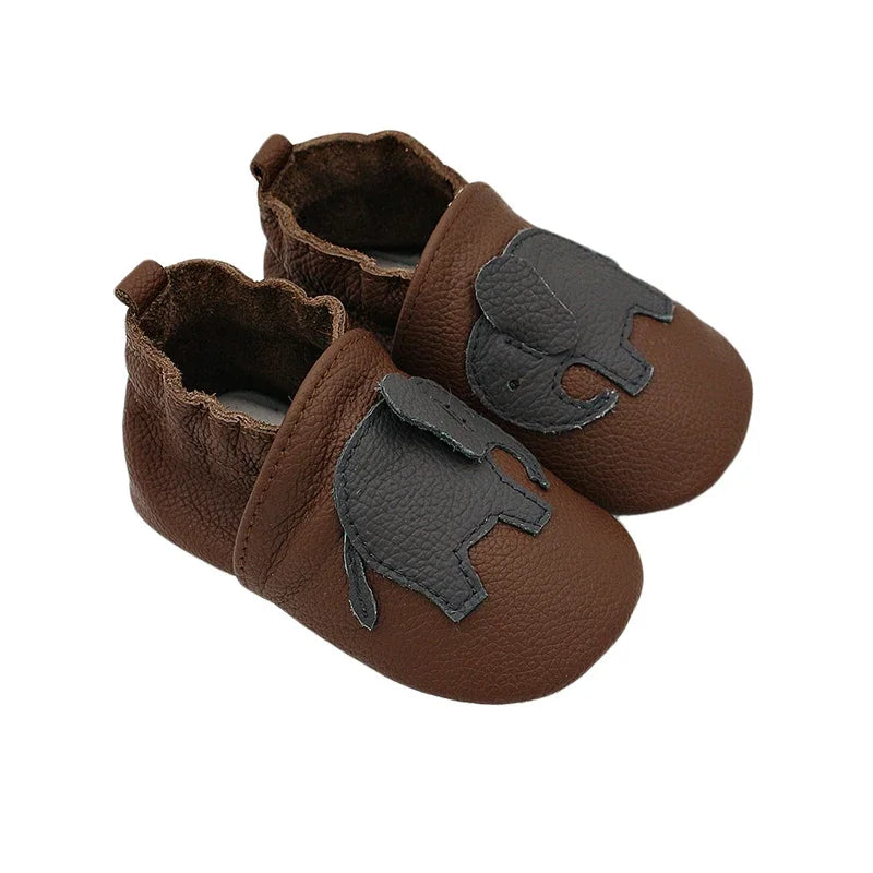 Zapatos de bebé de otoño para niños y niñas, antideslizantes, de piel de oveja suave, zapatillas de deporte con diseño de animales, mocasines para primeros pasos 0-24M