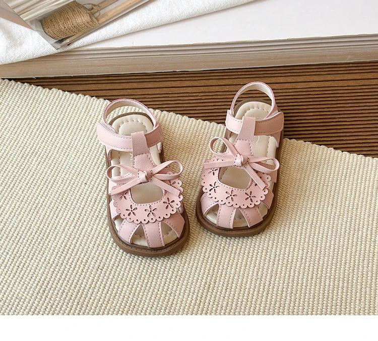 2026 Baby girl sandals, summer soft-soled princess shoes for girls, breathable perforated toe shoes, and baby walking shoes