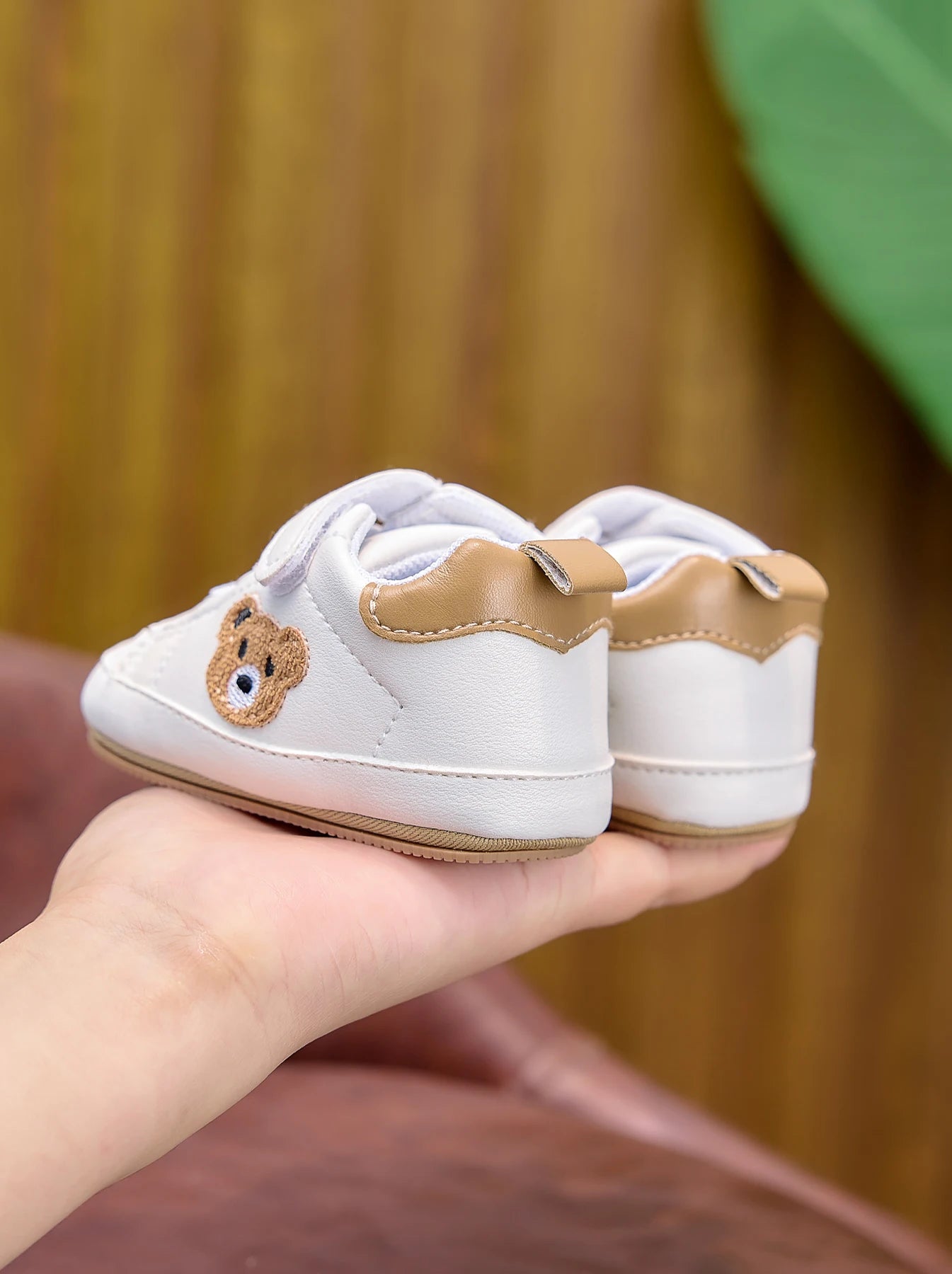 Spring and Autumn Baby Sneakers, Cartoon Bear Embroidery Baby Shoes, Soft-Soled Non-Slip Newborn Walking Shoes, 0-12 Months Unisex Toddler Shoes