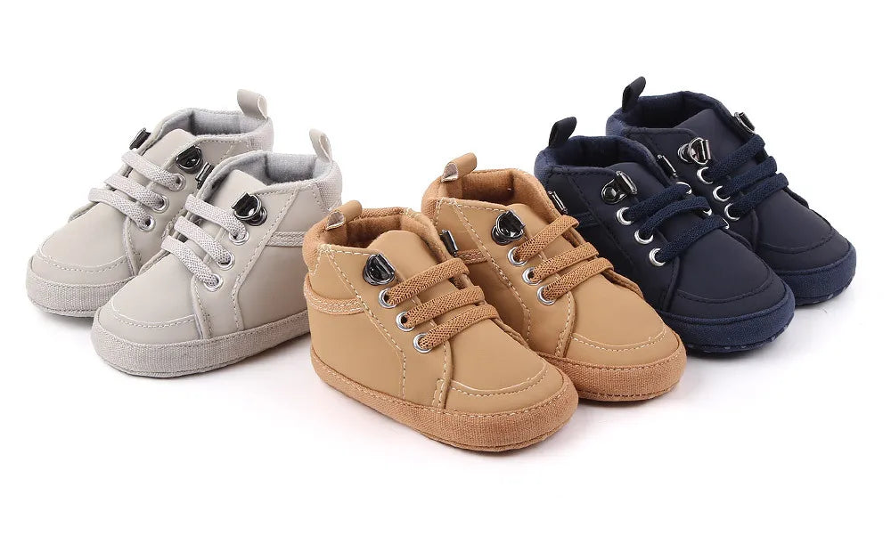 Brand Neugeborenes Baby Junge Schuhe Weiche Sohle Krabbelschuhe Warme Stiefel Anti-Rutsch Sneaker Einfarbig PU Lauflernschuhe für 1 Jahr alt 0-18 Monate