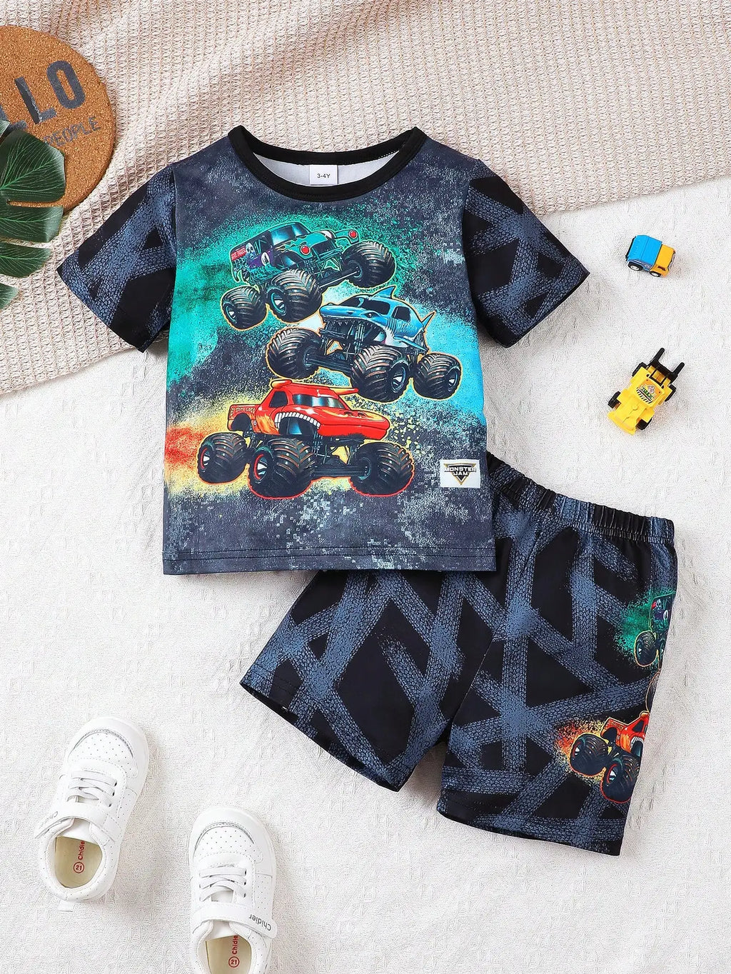 Jungen Sommerkleidung - kurzärmliges Oberteil und Shorts mit Cartoon-Autodruck, stylisch, lässig, bequem