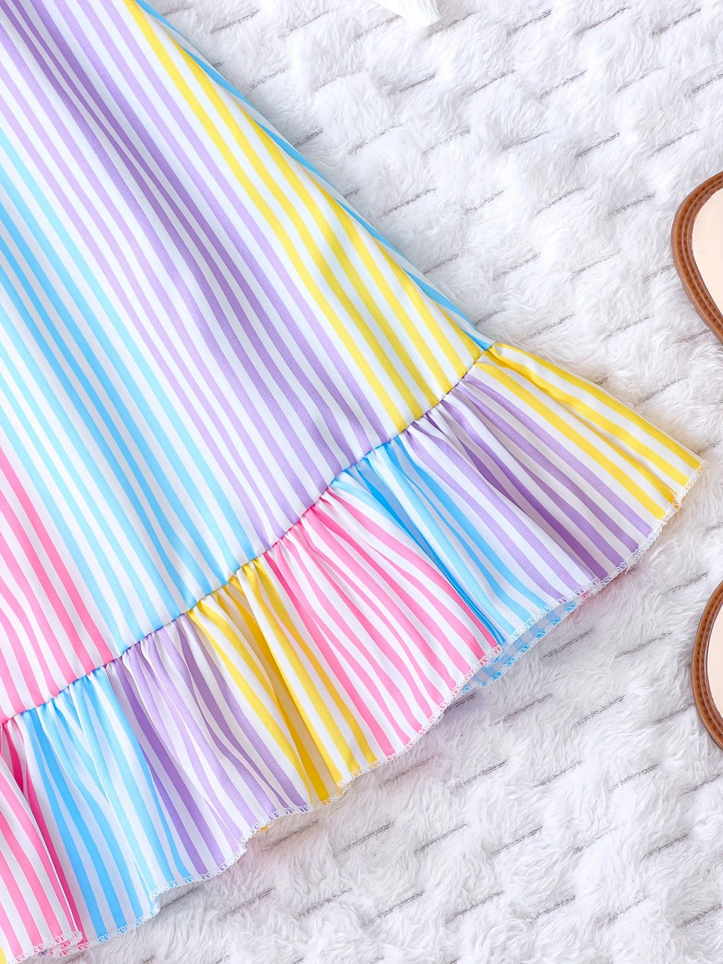 Vestido de verano a rayas de colores con dobladillo de volantes para niñas, vestido de tirantes para vacaciones de verano en la playa para niños
