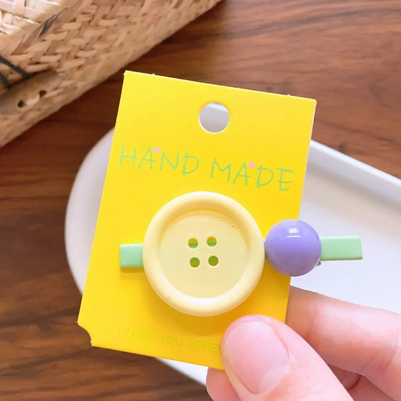2023 Neues Baby Mädchen Süße Knopf-Haarnadel Pony-Spange Süßigkeitenfarbene Haarspangen Kinder-Haarspange Haarschmuck für Kinder