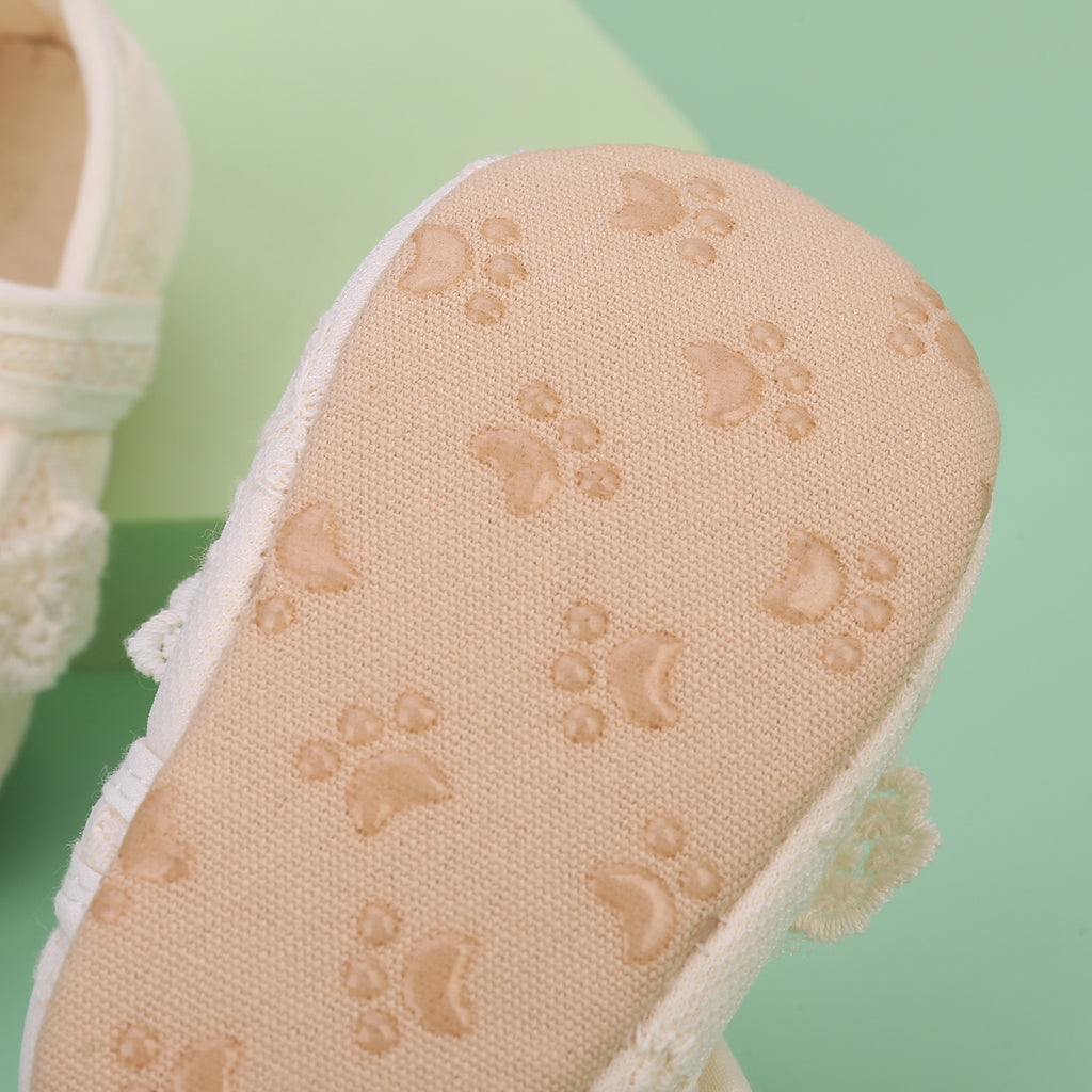 BeQeuewll Infant Baby Girls Shoes Non-Slip Soft Soled Lace Bowknot Flats Toddler First Walker Spring Autumn Princess Shoes
