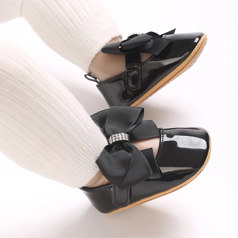 Lindos Zapatos de Princesa para Bebé Edición Primavera y Otoño Decoración de Lazo de Mariposa Suela Blanda de PU Adecuado para Bebés de 0 a 1 Año
