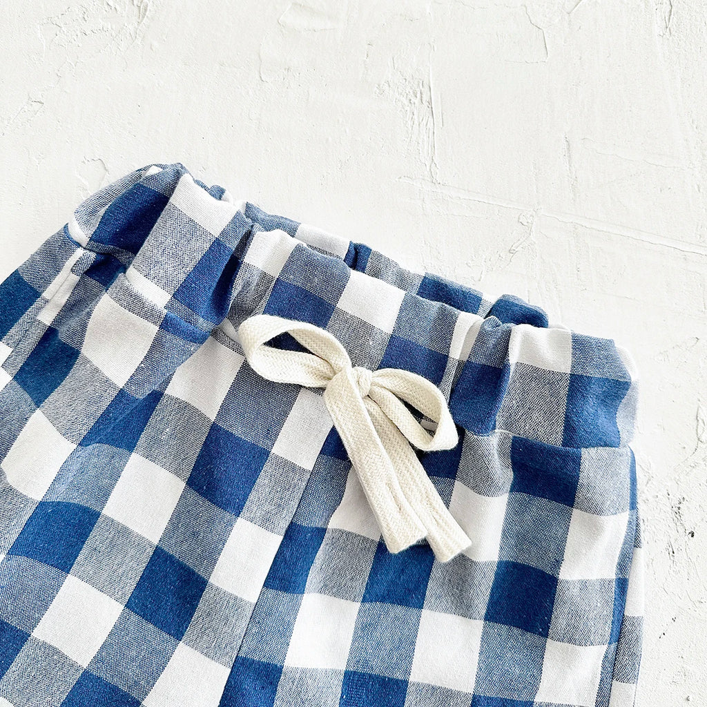 Neugeborene Babykleidung Set für Jungen und Mädchen, lässig, 2-teilig, mit Buchstaben bedrucktes Kurzarm-T-Shirt + karierte Shorts, Baby-Outfit 0-3 Jahre