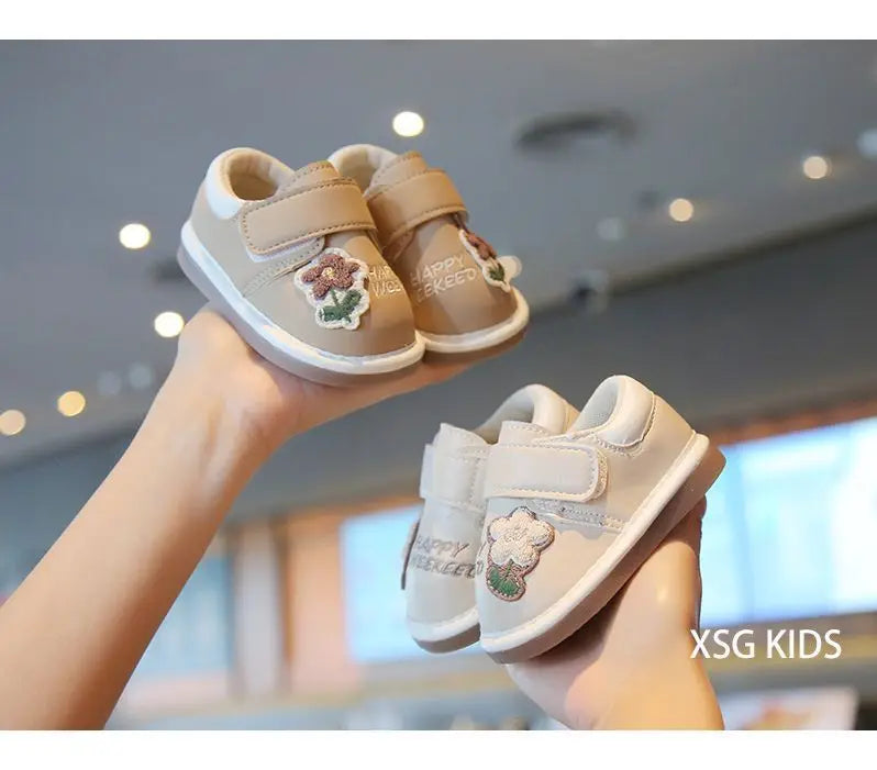 Baby Leather Shoes with Sweet Flowers Toddler Flat Shoes Round Toes Soft 2025 New Fashion Kids Casual Shoes Versatile Non-slip