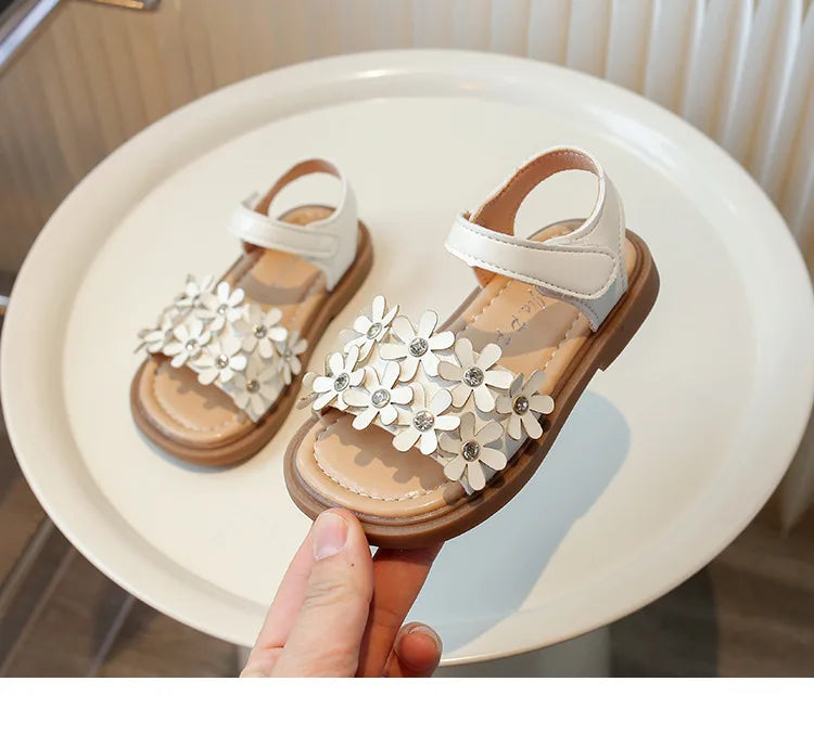 Baby Sandals Non slip Soft Bottom Children's Sandals New Girl's Flower Sandals Korean Edition Fashion Princess Style