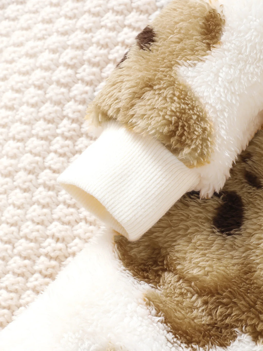 Mono de felpa de invierno para bebé niña, a la moda, casual, bonito estampado de oso de dibujos animados, con cremallera inclinada y capucha, de manga larga