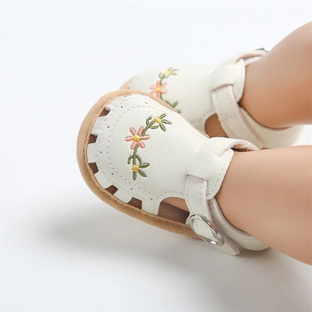 2024 Newborn Baby Girl Sandals Summer Embroidered Leisure Comfortable Lightweight Floral Soft Sole Wrap Toe Sandals For 0-18M
