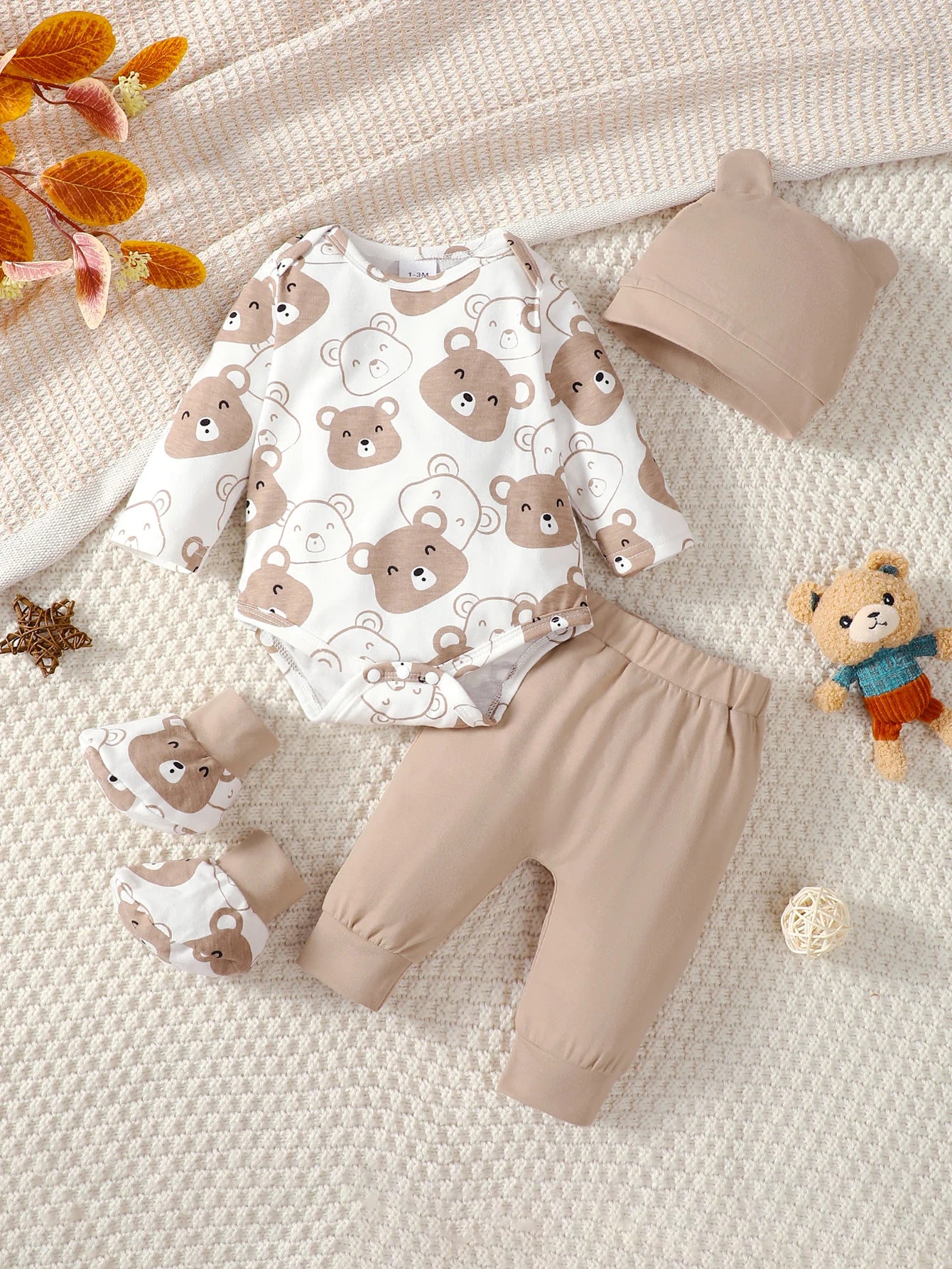 Newborn 4pcs Baby boy Bear printed Bodysuit+Pants+Hat+Socks Set Suitable for Babies 0-9 Months Spring Autumn Fashionable Set