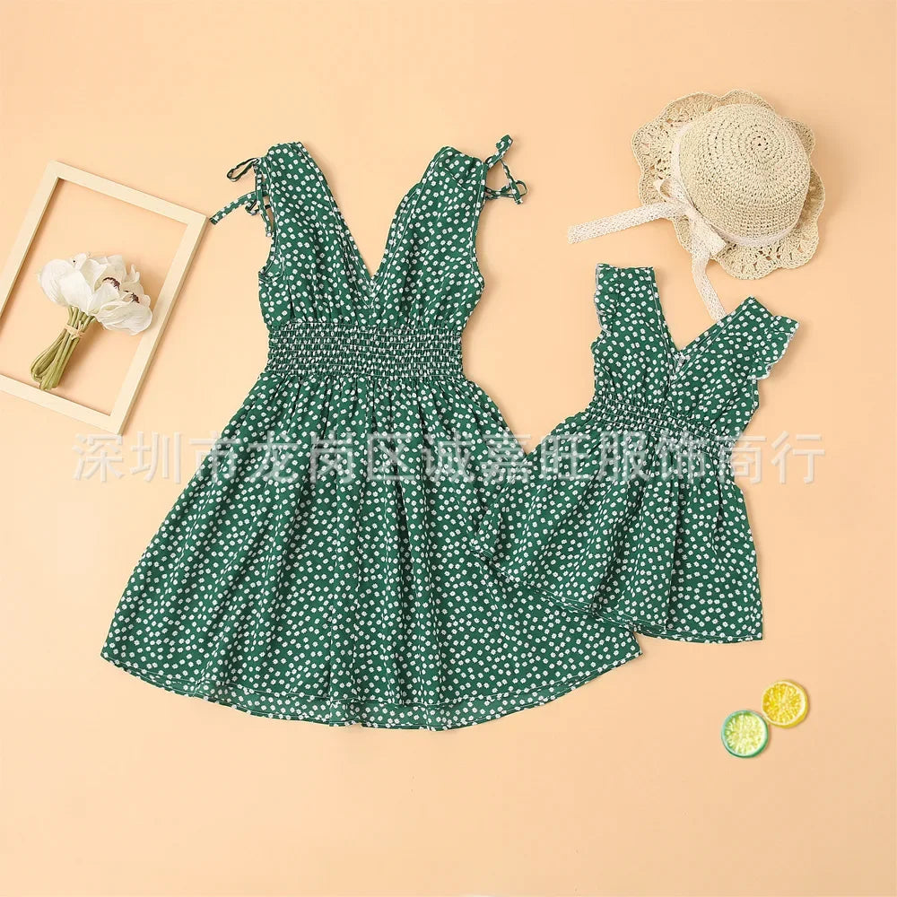 V-Neck Mother Daughter Dresses Family Set Flower Mommy and Me Matching Clothes Fashion Woman Girls Sleeveless Dress Outfits 2025