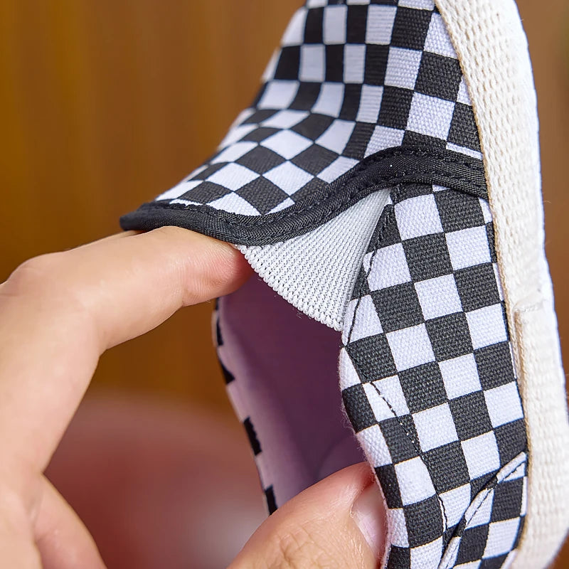 Spring, Autumn, and Summer Cloth Shoes for Babies Aged 0-1, Casual and Fashionable Slip-On Soft-Soled Shoes for Boys and Girls, Suitable for Both Indoor and Outdoor Use