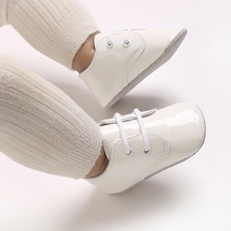 Baby Tie one's Shoes Sneakers Classical Sport Soft Sole PU Leather Shoes Solid color First Walker Newbor Baby Boy Girl Shoes