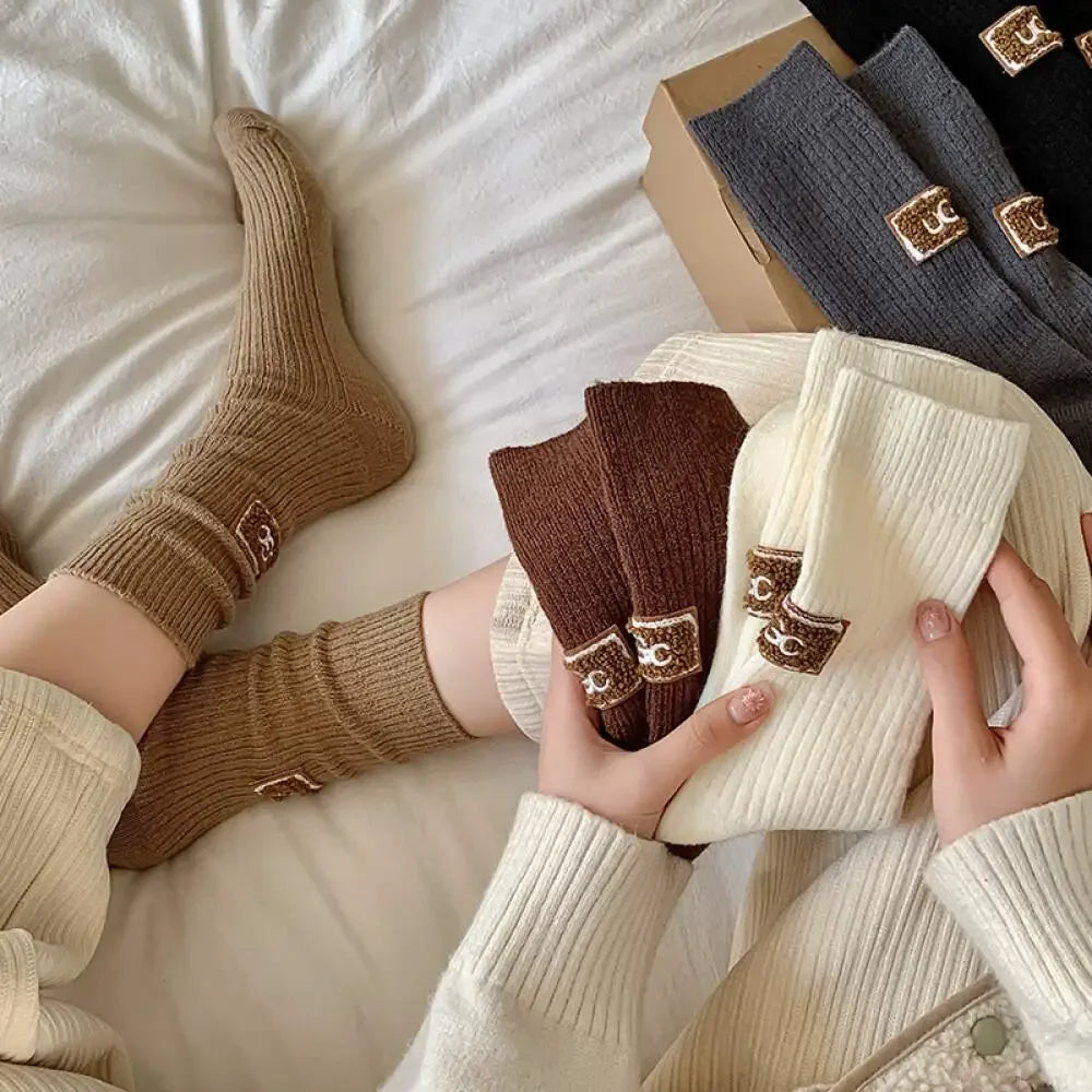 1/3 pares de calcetines de invierno gruesos y cálidos, de color liso, a media pantorrilla, casuales para mujer con logotipo bordado, calcetines de pila para climas fríos